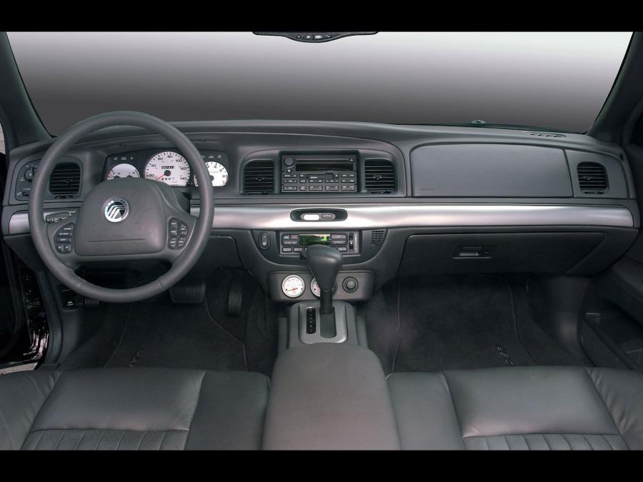  Mercury Marauder 2003 года  (фото 8 из 32)